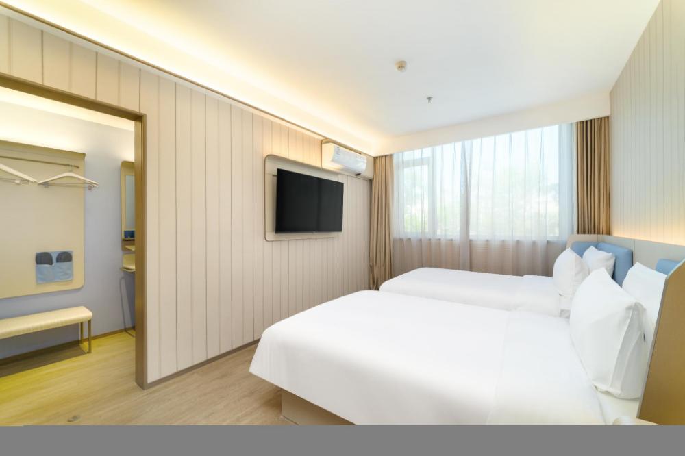 hanting hotel qinhuangdao railway station peoples square