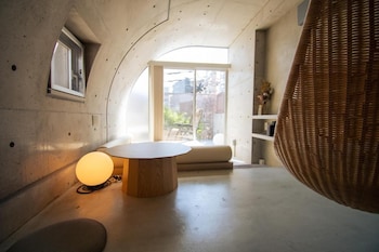 boutique sauna arch
