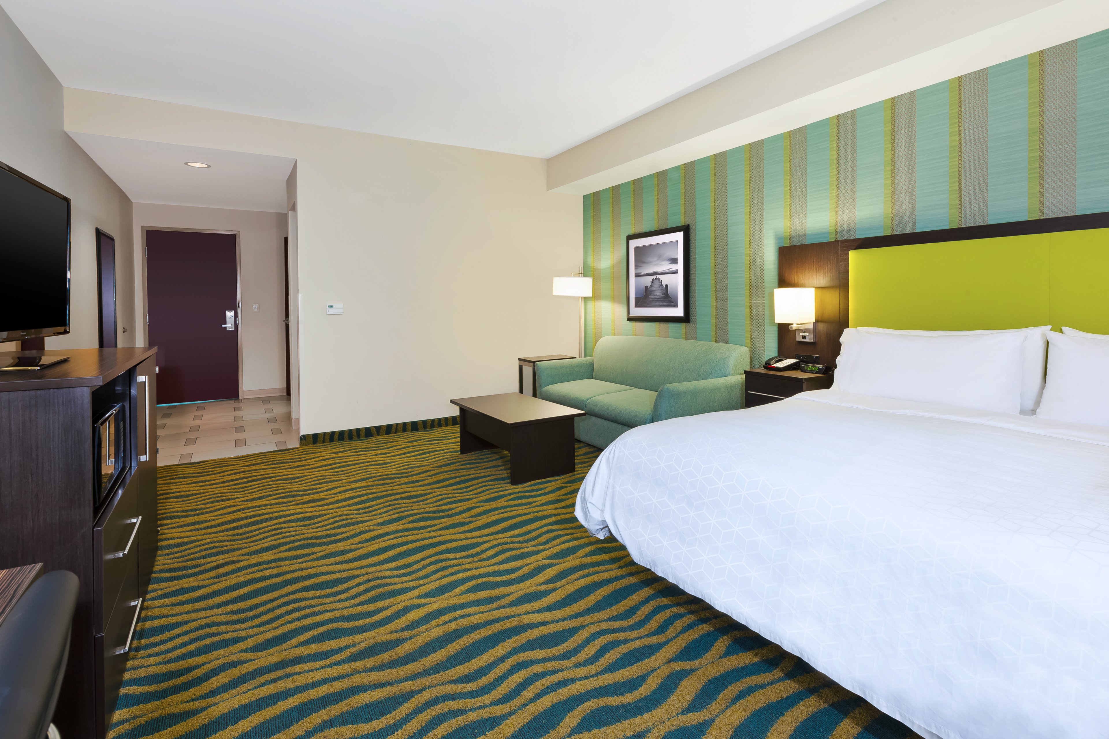 holiday inn express and suites southport oak islan