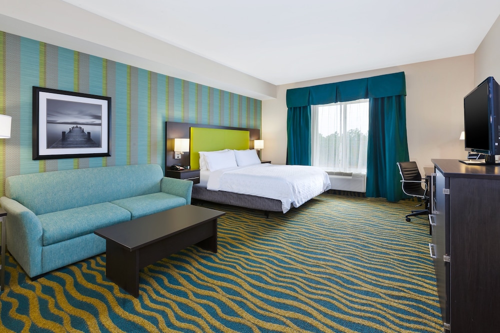 holiday inn express and suites southport oak islan