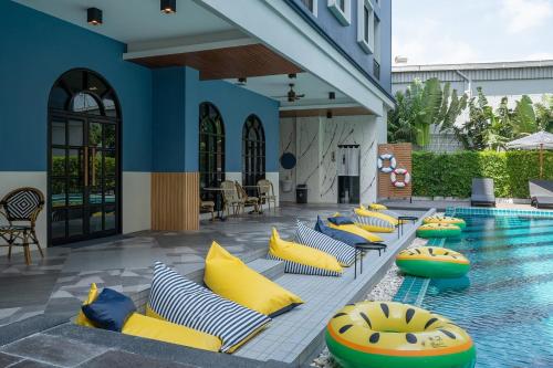 cozy blu suvarnabhumi