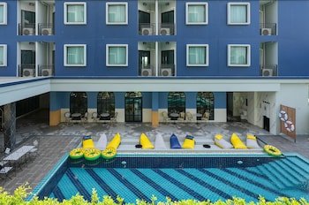 cozy blu suvarnabhumi