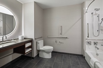 courtyard by marriott st paul downtown