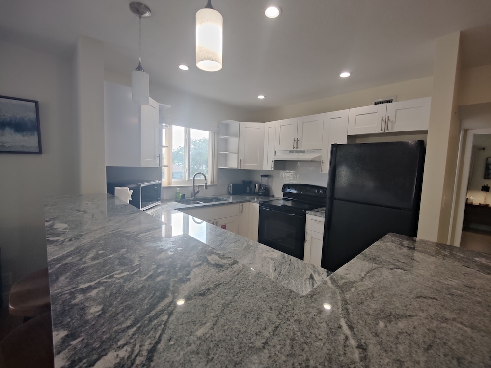 coco palms apartments by lowkl