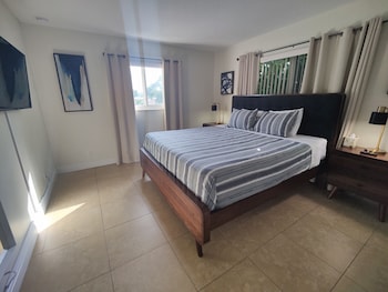 coco palms apartments by lowkl