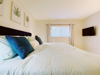 coco palms apartments by lowkl