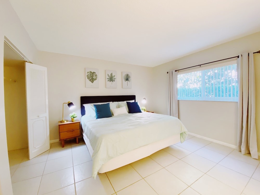 coco palms apartments by lowkl