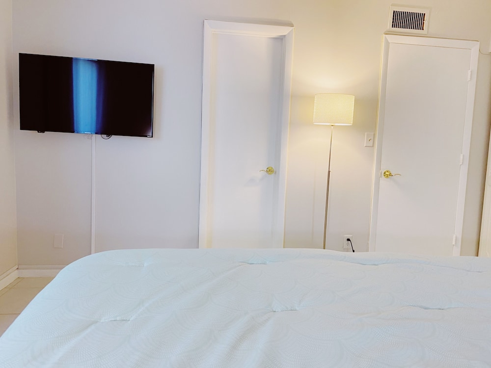 coco palms apartments by lowkl