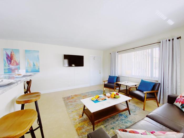 coco palms apartments by lowkl