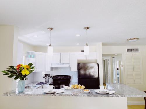 coco palms apartments by lowkl