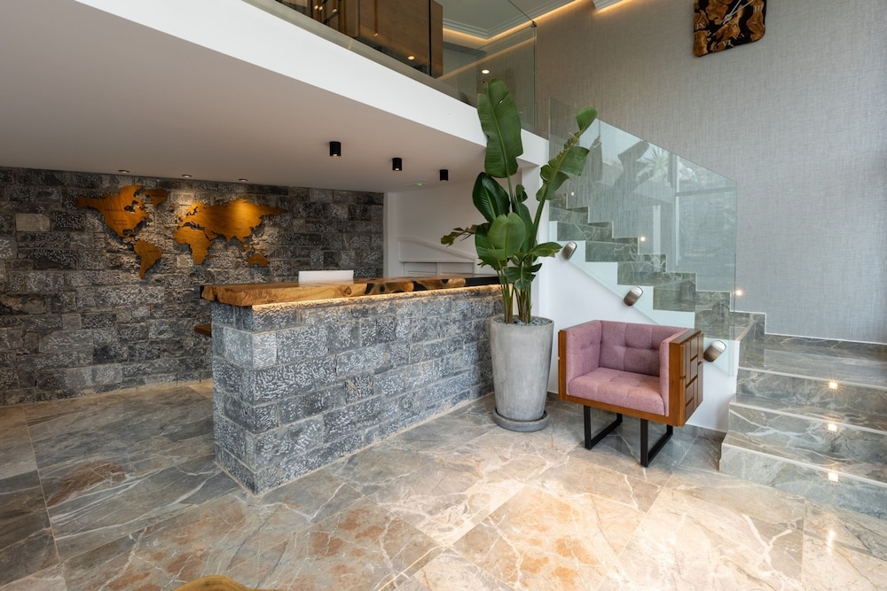 beach walk luxury suites