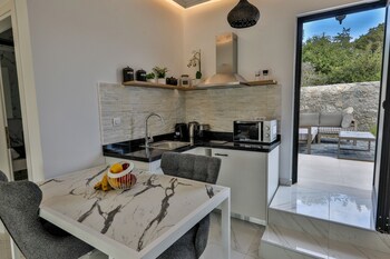 beach walk luxury suites