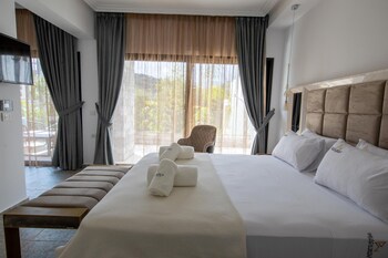 beach walk luxury suites