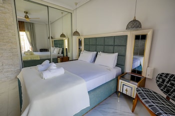 beach walk luxury suites