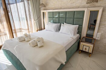 beach walk luxury suites