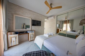 beach walk luxury suites