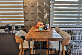 beach walk luxury suites