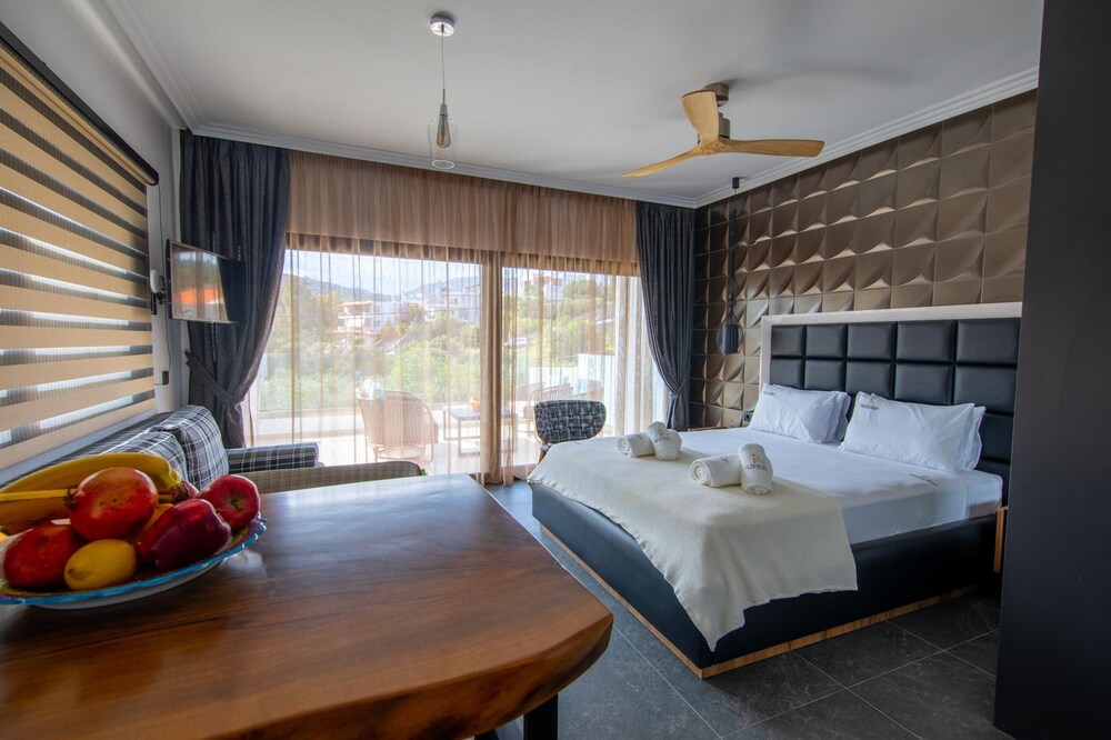 beach walk luxury suites