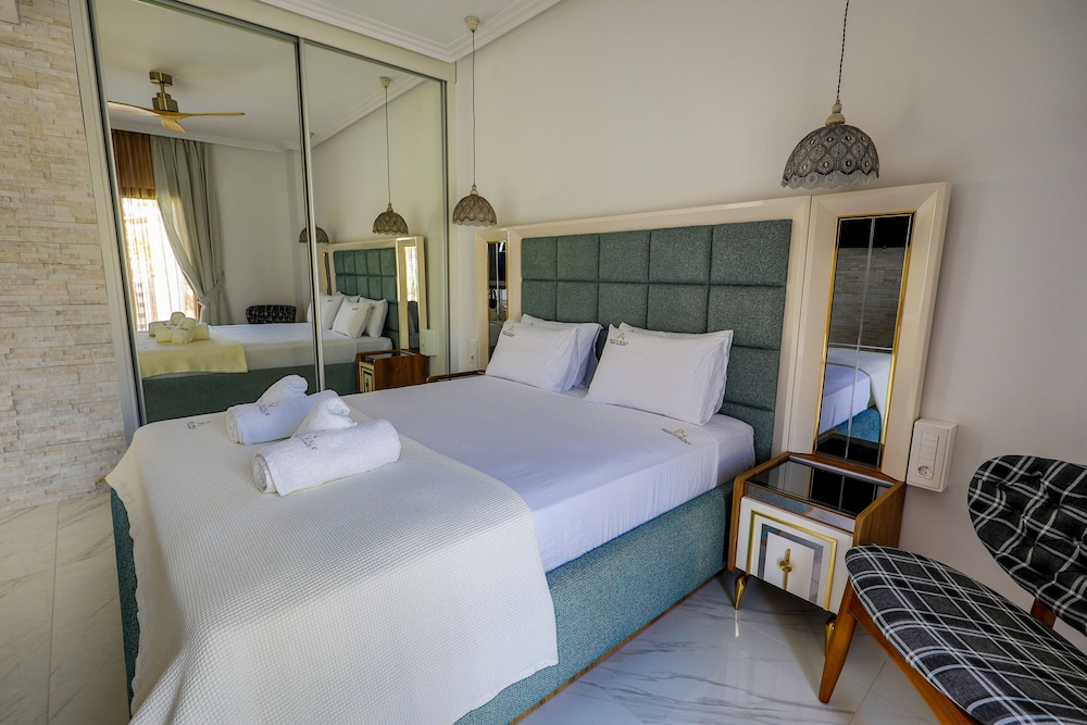 beach walk luxury suites