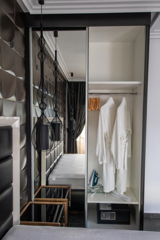 beach walk luxury suites