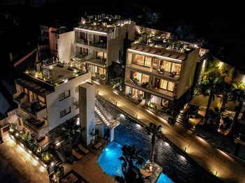 beach walk luxury suites