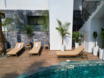 beach walk luxury suites