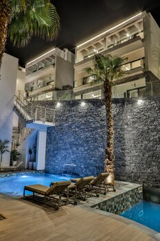 beach walk luxury suites