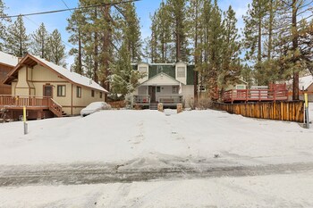 happy bear cabin