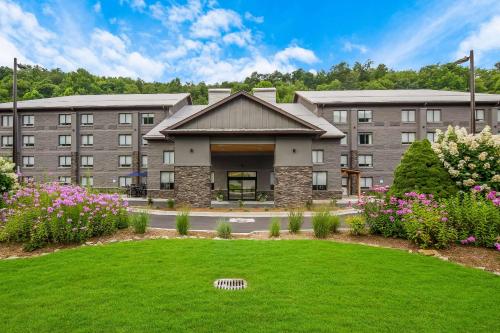 graystone lodge ascend hotel collection