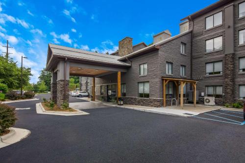 graystone lodge ascend hotel collection