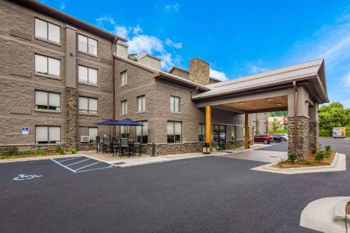 graystone lodge ascend hotel collection