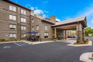 graystone lodge ascend hotel collection