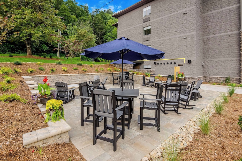 graystone lodge ascend hotel collection