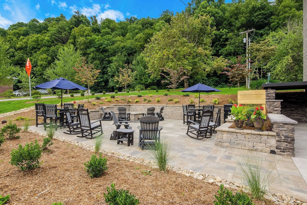 graystone lodge ascend hotel collection