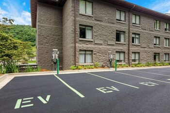 graystone lodge ascend hotel collection