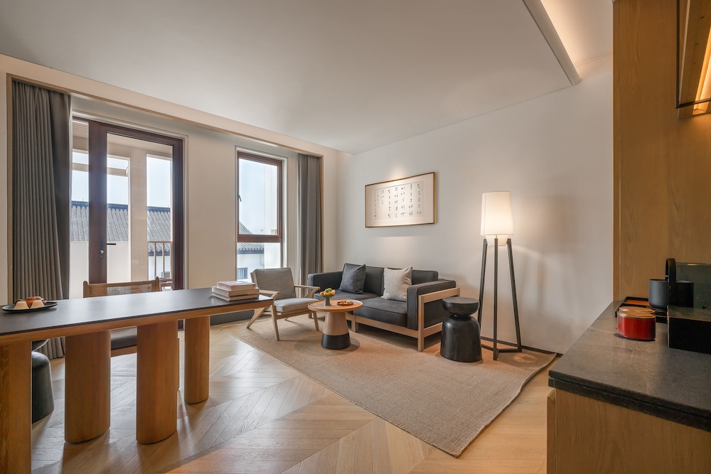pokkei hotel shaoxing