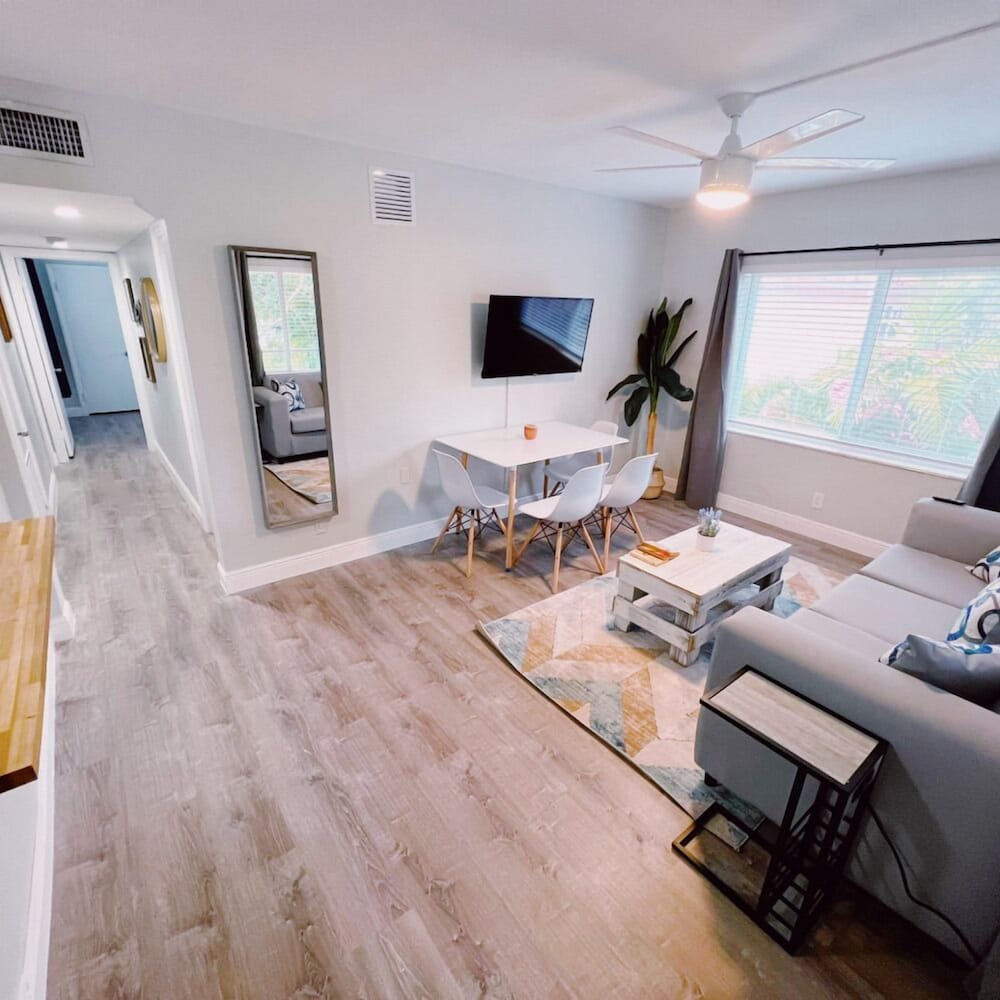 the leeward apartments by lowkl