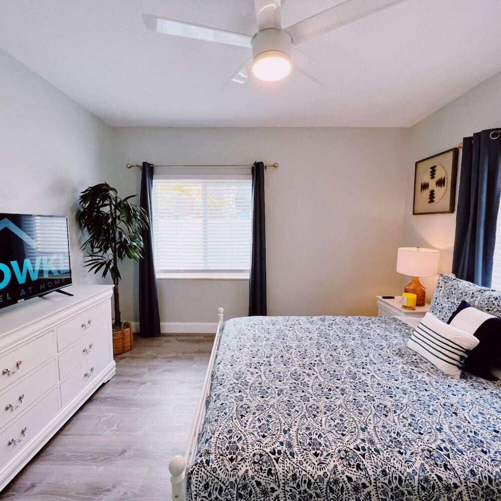 the leeward apartments by lowkl