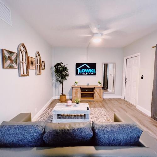 the leeward apartments by lowkl