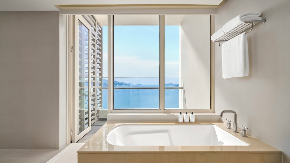 costa executive residences