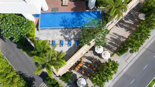 costa executive residences