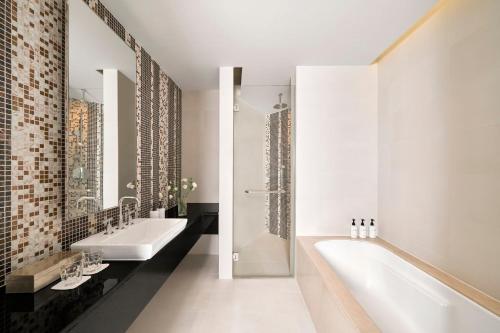 costa executive residences