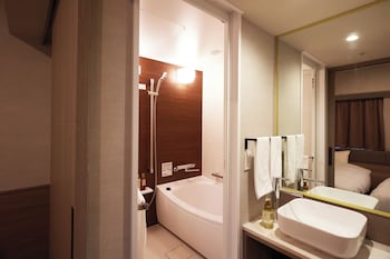 sk hotel kobe station front