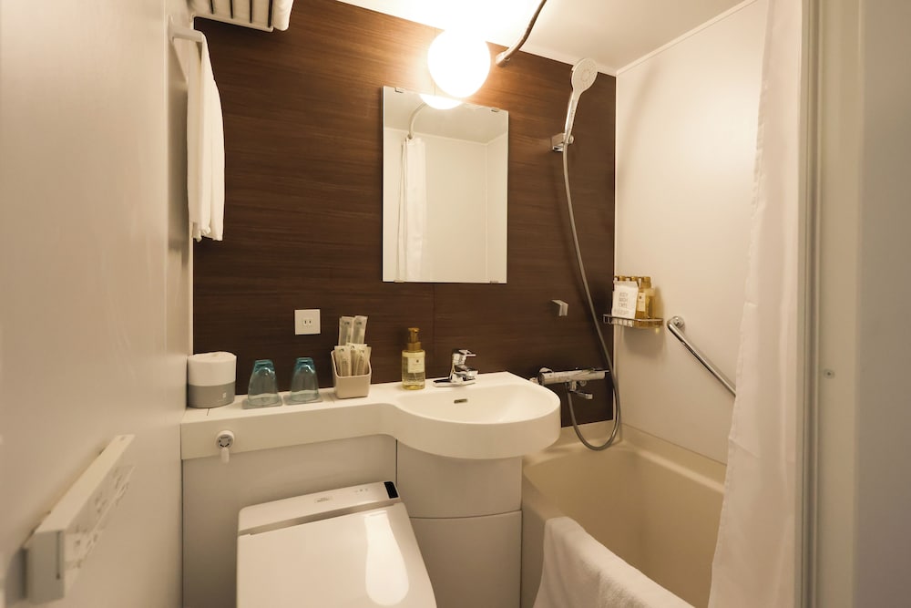 sk hotel kobe station front