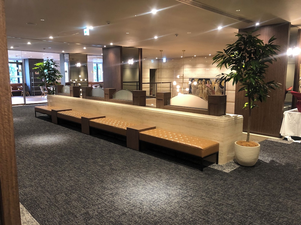 sk hotel kobe station front