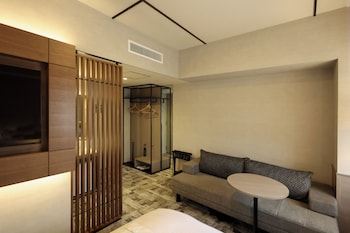 sk hotel kobe station front