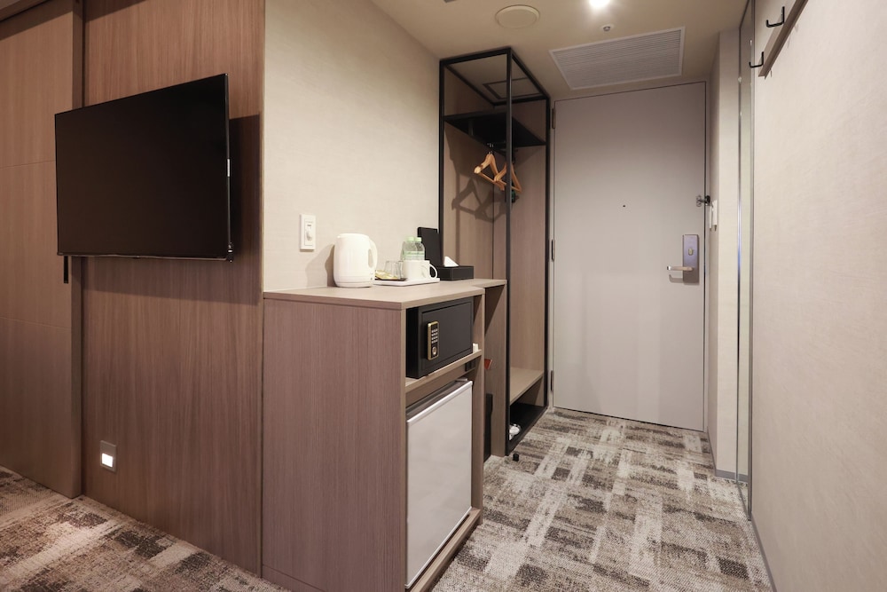 sk hotel kobe station front