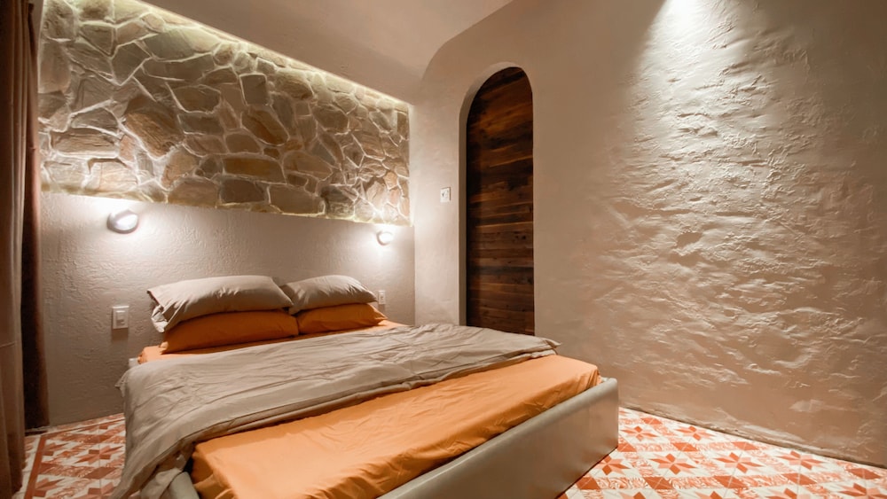 yluna boutiquestay