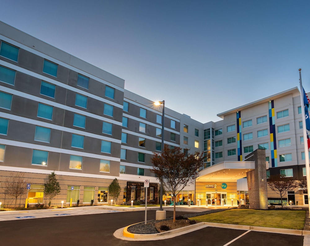 tru by hilton atlanta airport college park