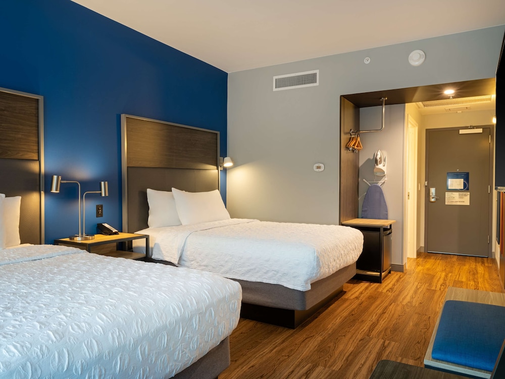 tru by hilton atlanta airport college park